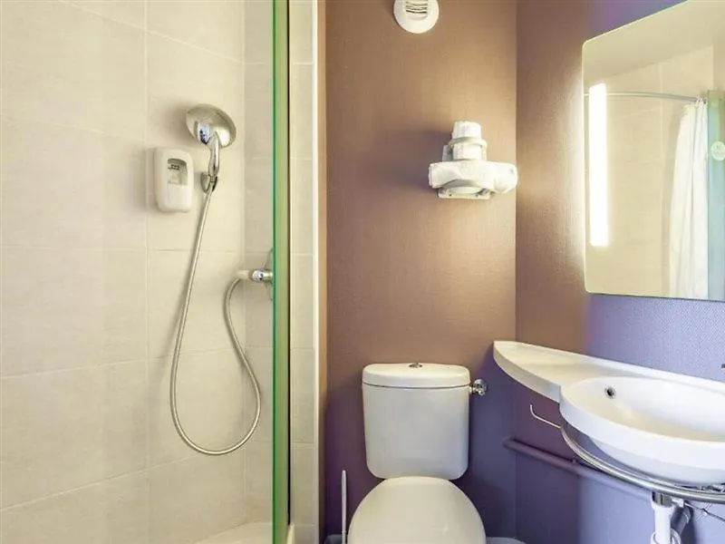 B&B Hotel Toulon Ollioules 2*,