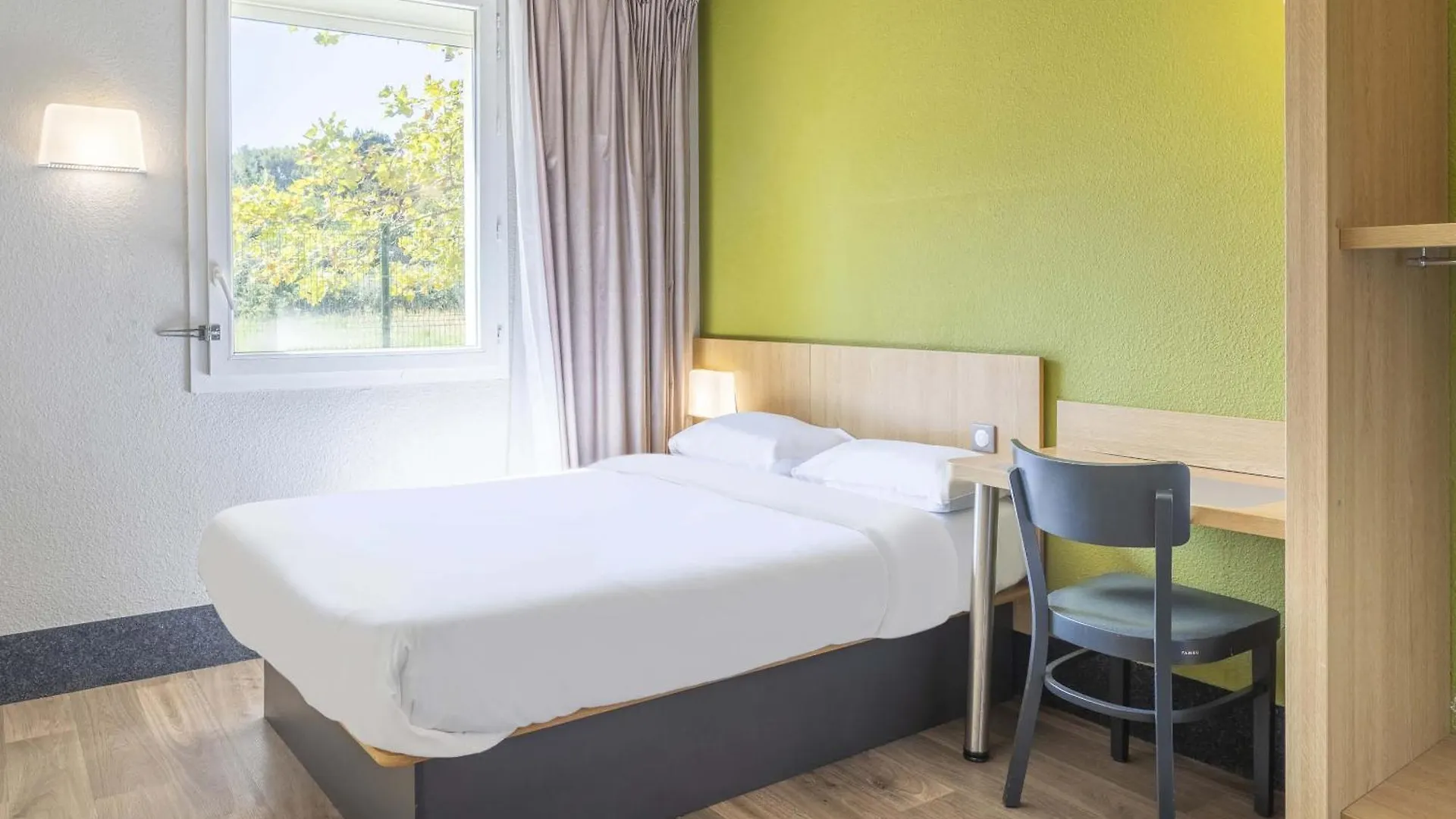 B&B Hotel Toulon Ollioules 2*,  Francia