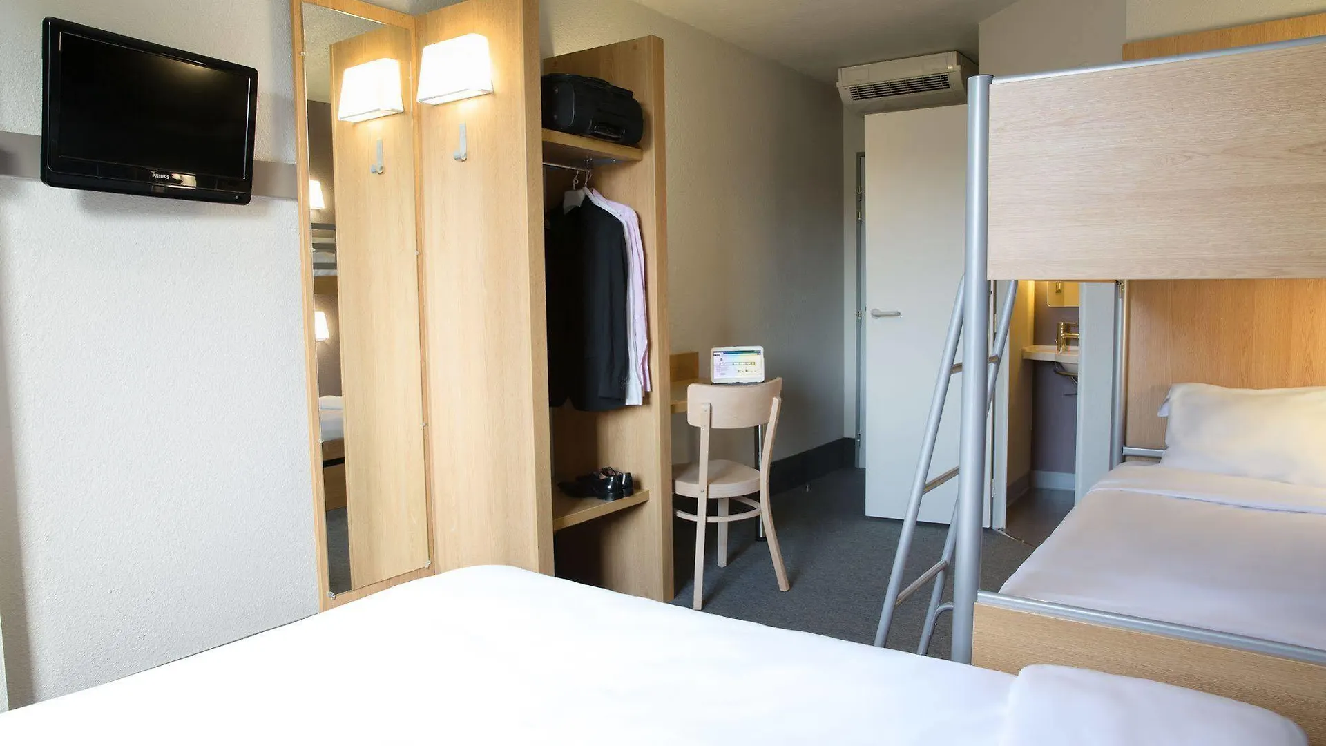 B&B Hotel Toulon Ollioules 2*,