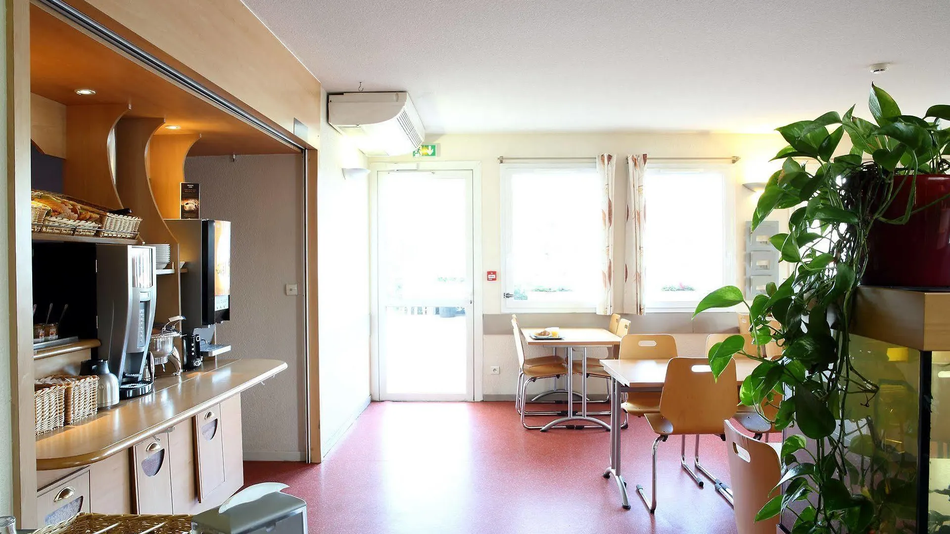 B&B Hotel Toulon Ollioules 2*,